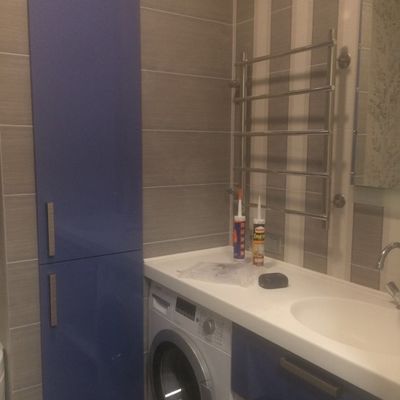 Стиралка под умывальником